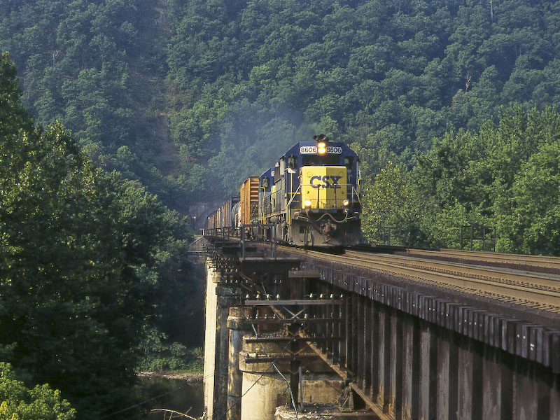 CSX train #Q276